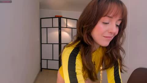 Snapshot of molly_marmalade_ chatting on 05/22/26, 04:23 MOLLY online show from 05/22/26, 04:23