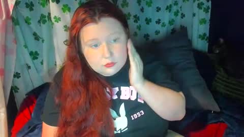 molly_moons online show from 05/25/26, 09:32