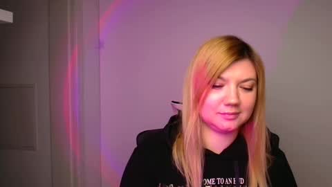 Molly online show from 01/10/25, 12:15