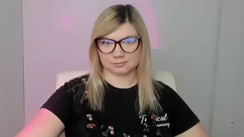 Molly online show from 10/06/25, 12:02