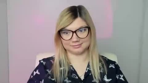 Molly online show from 10/23/25, 06:45