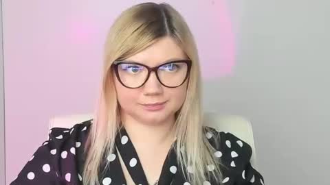 Molly online show from 11/11/25, 02:39