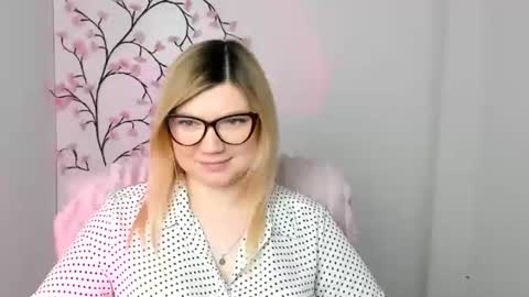 Molly online show from 01/12/26, 01:05