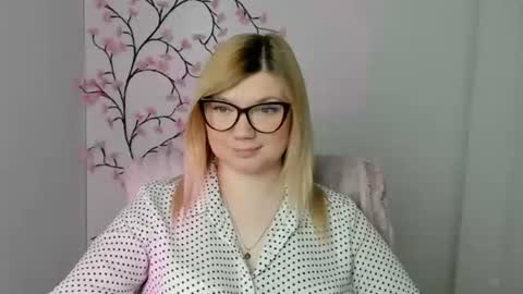 Molly online show from 04/23/26, 12:29