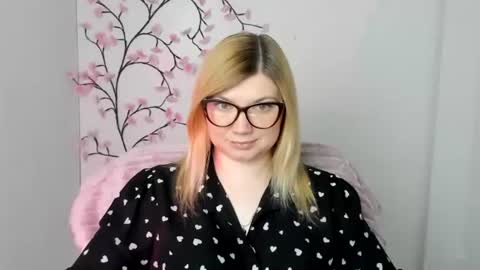 Snapshot of molly_moree chatting on 05/11/26, 11:49 Molly online show from 05/11/26, 11:49