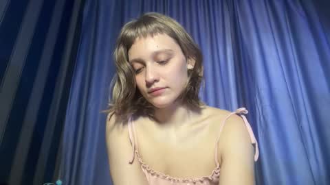 molly_poly online show from 12/01/25, 09:47