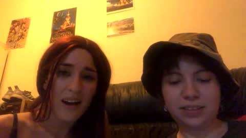 Snapshot of molly_popp chatting on 01/03/25, 01:27 Molly Pop online show from 01/03/25, 01:27