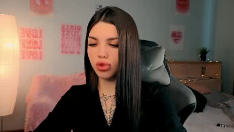 Molly online show from 04/18/26, 04:49