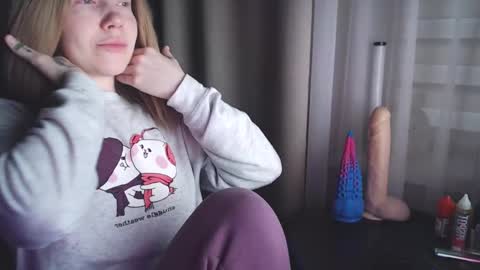 I have new photos come and see with love Molly online show from 02/24/25, 03:09