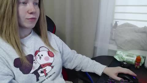 I have new photos come and see with love Molly online show from 10/31/25, 09:21