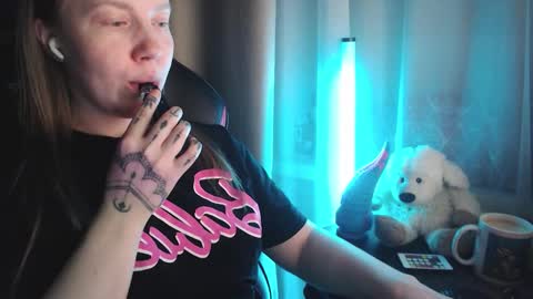 I have new photos come and see with love Molly online show from 01/11/26, 08:03