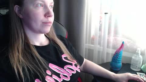 I have new photos come and see with love Molly online show from 03/06/26, 08:33