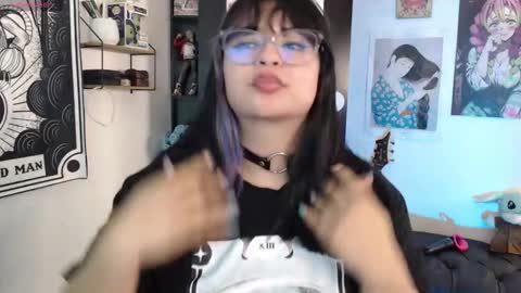 Molly online show from 03/05/25, 08:21