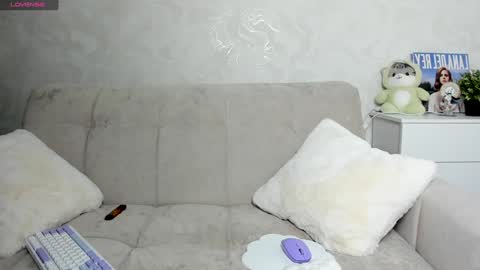 Snapshot of molly_sweetbaby chatting on 12/12/24, 03:48 Ill tell you when were private online show from 12/12/24, 03:48