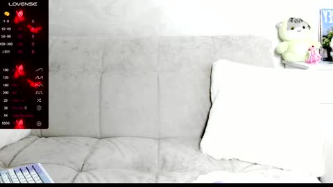 Snapshot of molly_sweetbaby chatting on 01/21/25, 08:43 Ill tell you when were private online show from 01/21/25, 08:43