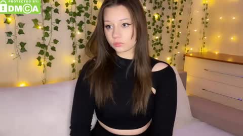 Molly online show from 04/22/26, 12:07