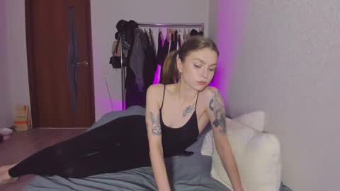Snapshot of mollydangerous chatting on 02/26/25, 04:14 Taisha online show from 02/26/25, 04:14