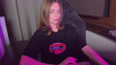 Snapshot of mollydangerous chatting on 06/09/26, 06:19 Taisha online show from 06/09/26, 06:19