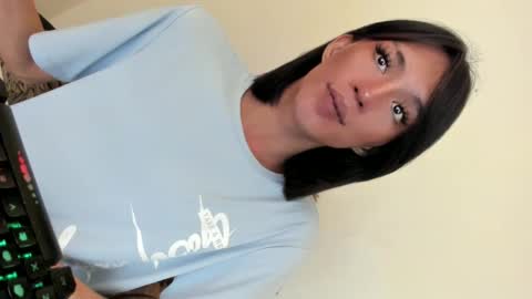 Molly Frakambush online show from 12/28/24, 04:41