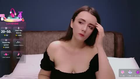 Snapshot of mollygreens chatting on 07/23/26, 01:58 Molly online show from 07/23/26, 01:58