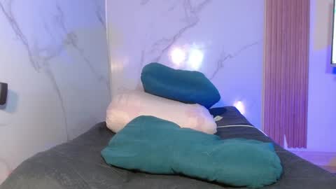  MOLLY  GUNSG online show from 04/08/26, 06:41