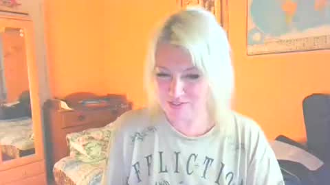 Mollyjoyq online show from 05/21/26, 06:48