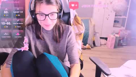  KIRA  online show from 11/10/25, 01:59