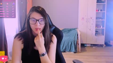  KIRA  online show from 03/23/26, 02:37