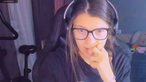  KIRA  online show from 03/31/26, 05:02