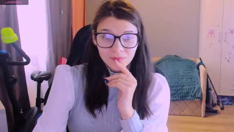  KIRA  online show from 04/06/26, 02:53