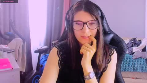  KIRA  online show from 04/30/26, 02:40