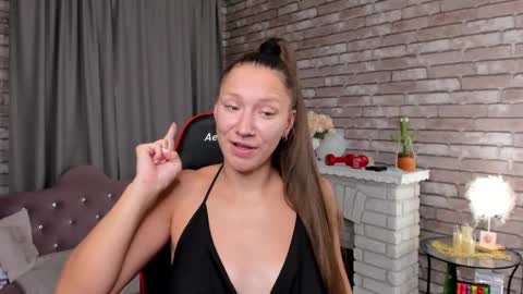 hi im Molly heregreat boobs big heart  warm pussy  online show from 03/20/26, 01:21