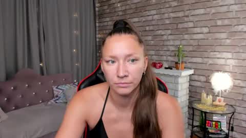 hi im Molly heregreat boobs big heart  warm pussy  online show from 07/12/26, 12:56