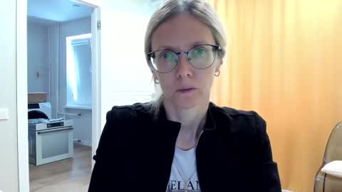 AngelMomm online show from 10/12/25, 06:45