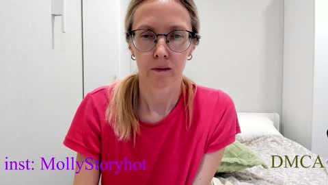 Snapshot of mollystory chatting on 11/27/25, 06:59 AngelMomm online show from 11/27/25, 06:59