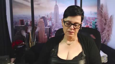 MollySun Nina Randmann online show from 10/12/25, 06:40
