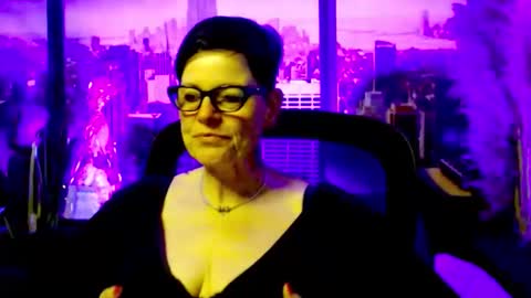Snapshot of mollysun chatting on 04/28/26, 04:45 MollySun Nina Randmann online show from 04/28/26, 04:45