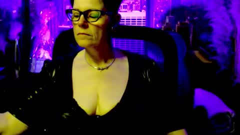 Snapshot of mollysun chatting on 04/30/26, 05:41 MollySun Nina Randmann online show from 04/30/26, 05:41