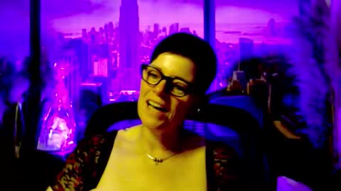 Snapshot of mollysun chatting on 05/28/26, 05:10 MollySun Nina Randmann online show from 05/28/26, 05:10