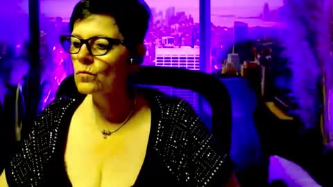 Snapshot of mollysun chatting on 05/31/26, 04:36 MollySun Nina Randmann online show from 05/31/26, 04:36