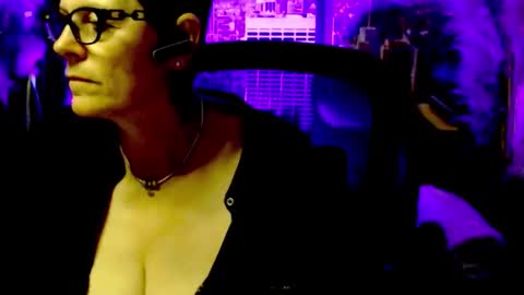 Snapshot of mollysun chatting on 06/04/26, 04:24 MollySun Nina Randmann online show from 06/04/26, 04:24