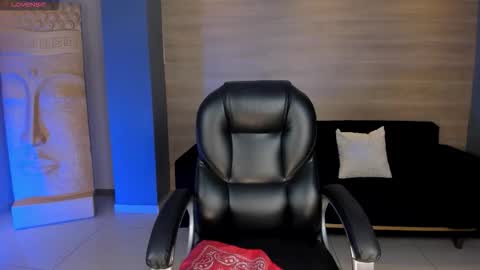 Molly Sunders online show from 10/25/25, 05:15