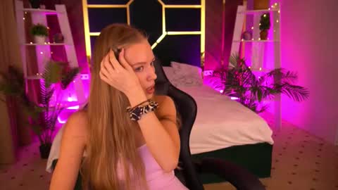 mollyymayy online show from 12/05/25, 09:29