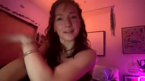 Snapshot of mollyyxx chatting on 12/10/24, 11:00 Molly online show from 12/10/24, 11:00