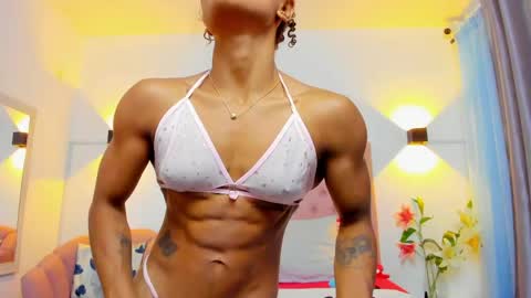 molyrestrepo online show from 04/24/26, 08:22