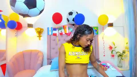 molyrestrepo online show from 06/23/26, 08:07