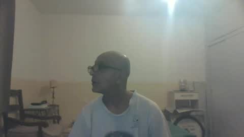 Snapshot of moment71200 chatting on 01/04/25, 10:13 moment71200 online show from 01/04/25, 10:13