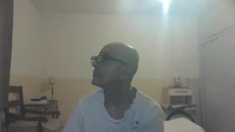 Snapshot of moment71200 chatting on 01/06/25, 06:20 moment71200 online show from 01/06/25, 06:20