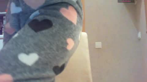 Snapshot of momentbeforedown chatting on 12/28/24, 09:51 Hailey online show from 12/28/24, 09:51