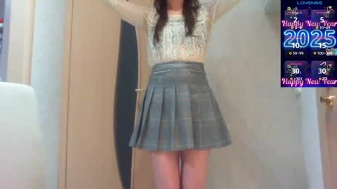 Snapshot of momentbeforedown chatting on 01/05/25, 02:38 Hailey online show from 01/05/25, 02:38